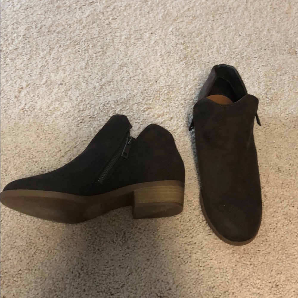 Brown/taupe booties